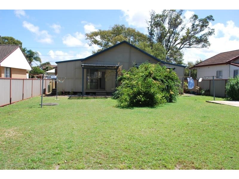 1/3 Yaralla Rd, Toukley NSW 2263