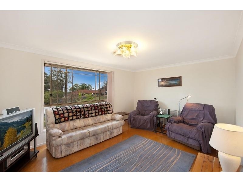 4 Sally Cl, Lake Haven NSW 2263