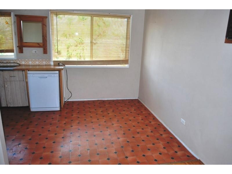 1 Donald  Ave, Kanwal NSW 2259