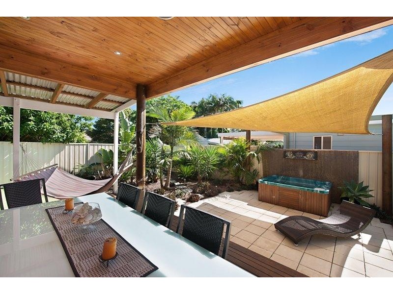 34 Ocean St, Budgewoi NSW 2262