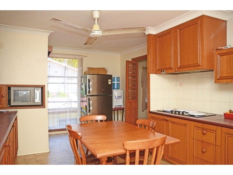 12 Billbabourie Rd, Gwandalan NSW 2259