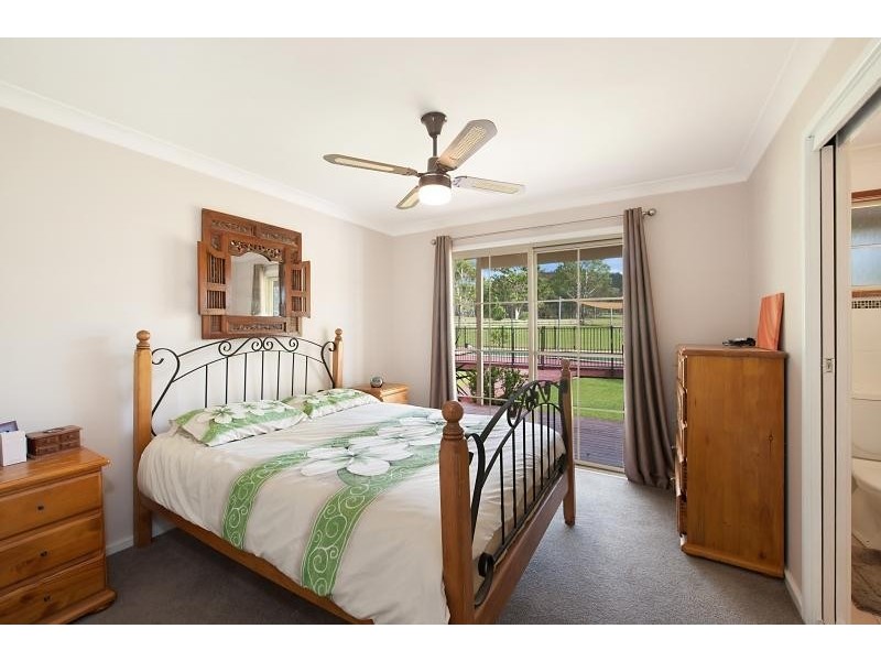 242 Durren Rd, Jilliby NSW 2259