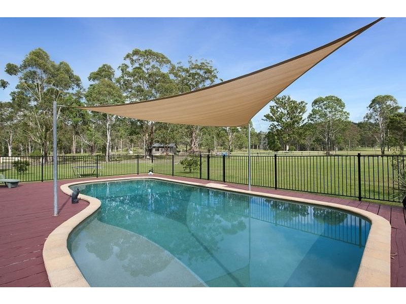 242 Durren Rd, Jilliby NSW 2259