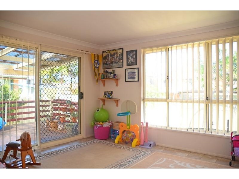 8 Corkwood Rd, Woongarrah NSW 2259