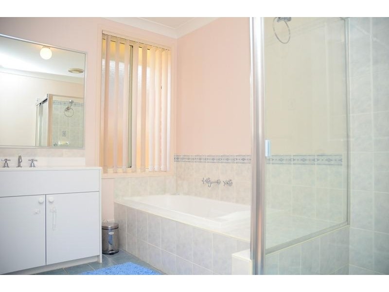 8 Corkwood Rd, Woongarrah NSW 2259