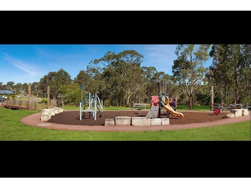 16 Nelmes Rd, Blue Haven NSW 2262