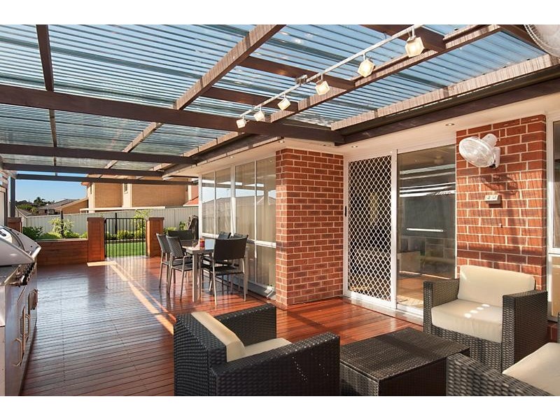 17 Foxtail Cres, Woongarrah NSW 2259