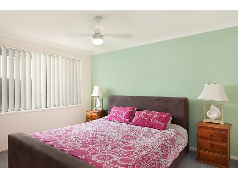 17 Foxtail Cres, Woongarrah NSW 2259