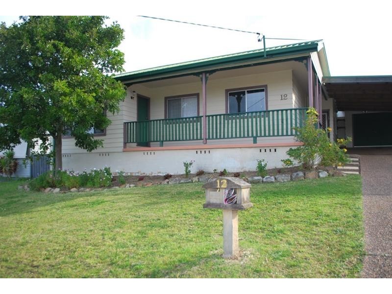 12 Grandview Pde, Gorokan NSW 2263