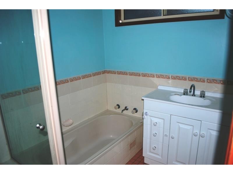 12 Grandview Pde, Gorokan NSW 2263