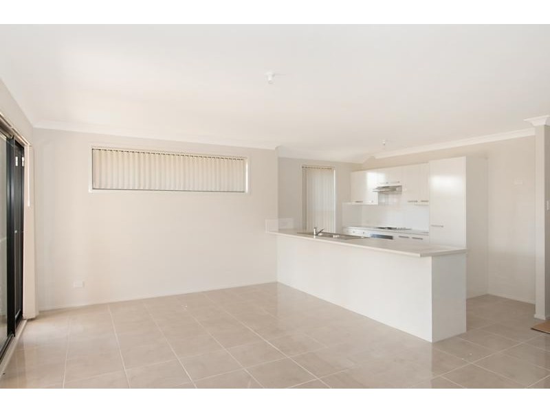 74 Catherine St, Mannering Park NSW 2259