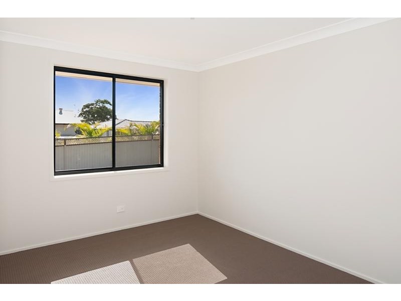 74 Catherine St, Mannering Park NSW 2259