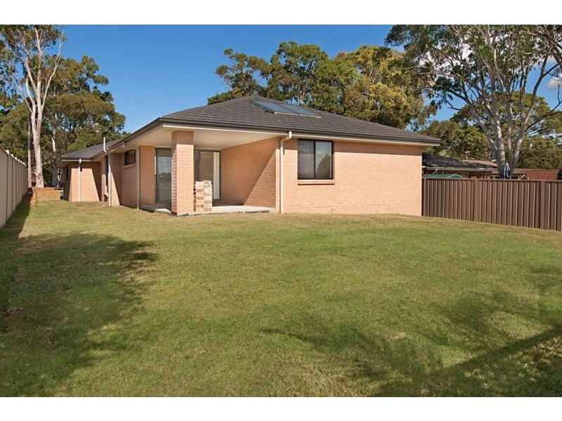 74 Catherine St, Mannering Park NSW 2259