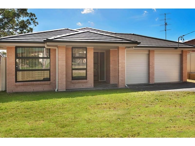 74 Catherine St, Mannering Park NSW 2259