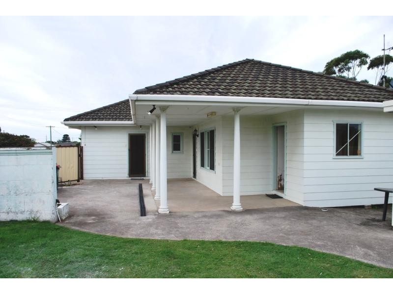 34 Athol St, Toukley NSW 2263