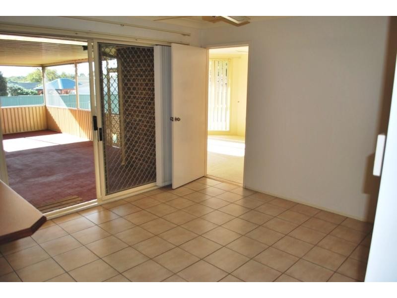 2 Eton Ct, Lake Haven NSW 2263