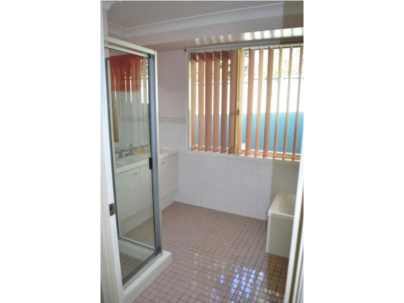 2 Eton Ct, Lake Haven NSW 2263