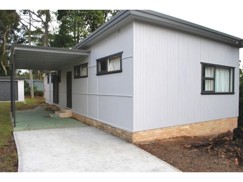 1 Eighth Ave, Toukley NSW 2263
