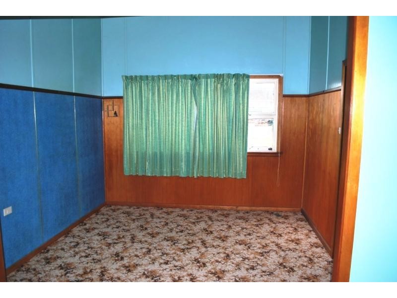 1 Eighth Ave, Toukley NSW 2263