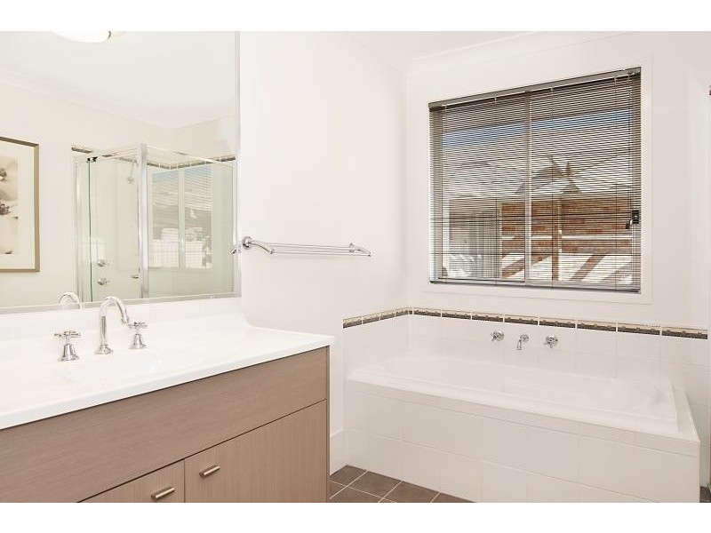 82 Peppercorn Ave, Woongarrah NSW 2259