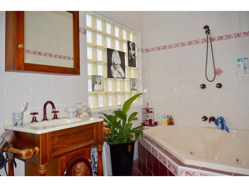 33 Kantara Rd, Toukley NSW 2263