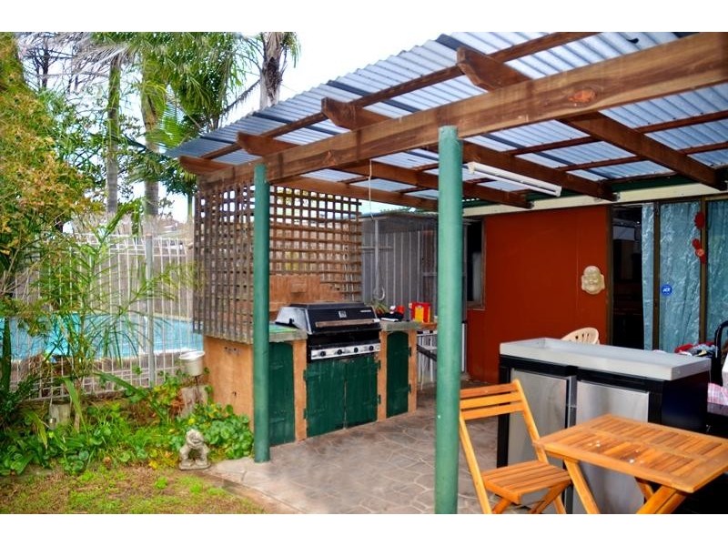 33 Kantara Rd, Toukley NSW 2263