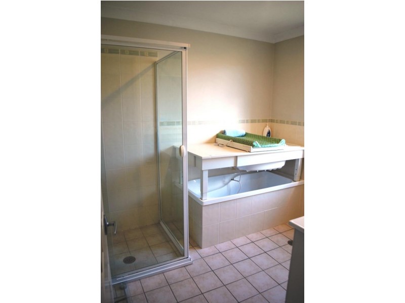 5 Hercules Pl, Hamlyn Terrace NSW 2259