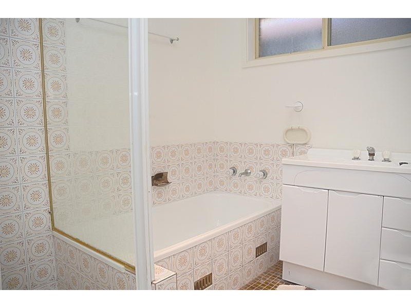 3 Marks Rd, Gorokan NSW 2263