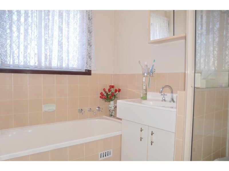 63 Swan  St, Kanwal NSW 2259