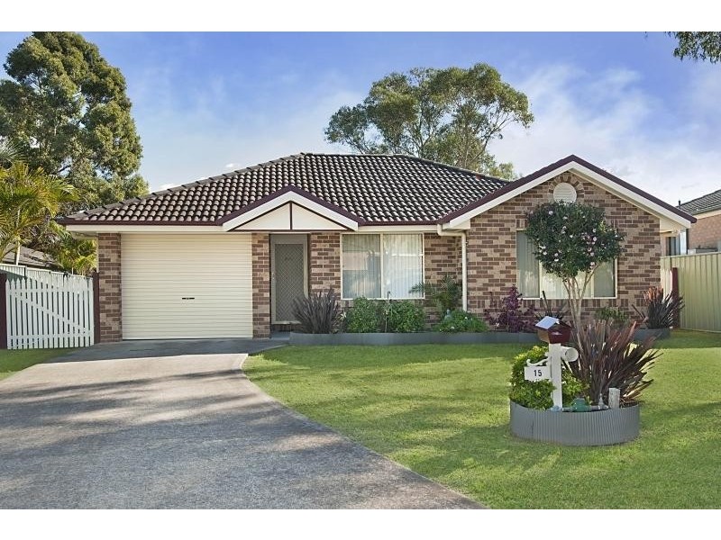 15 Loch Cl, Blue Haven NSW 2262