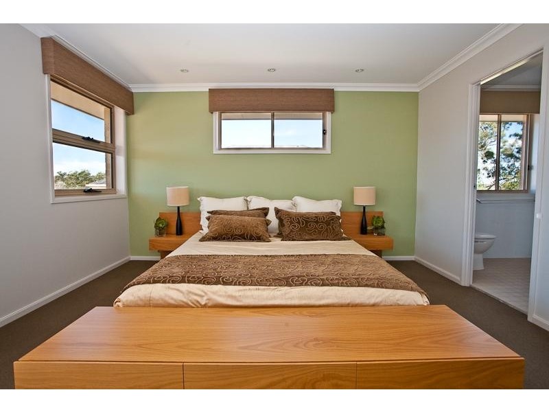 10 Stan Johnson Dr, Hamlyn Terrace NSW 2259