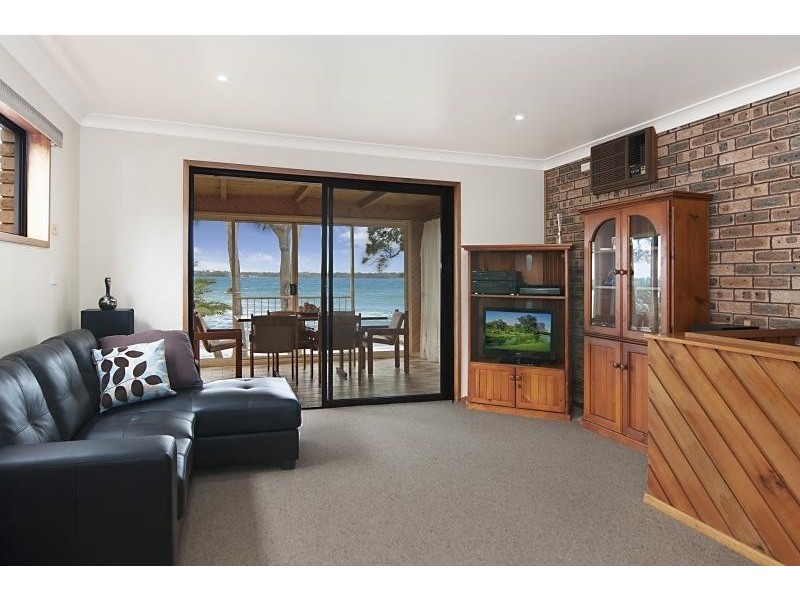 Charmhaven NSW 2263