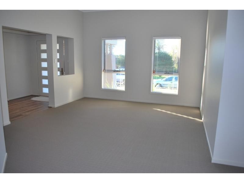 28 Hakone Rd, Woongarrah NSW 2259