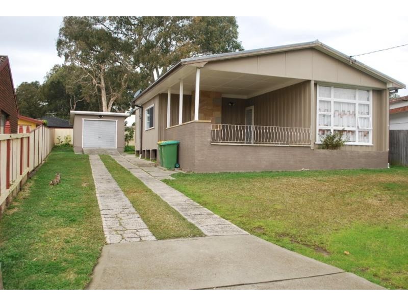 27 Leonard Ave, Toukley NSW 2263
