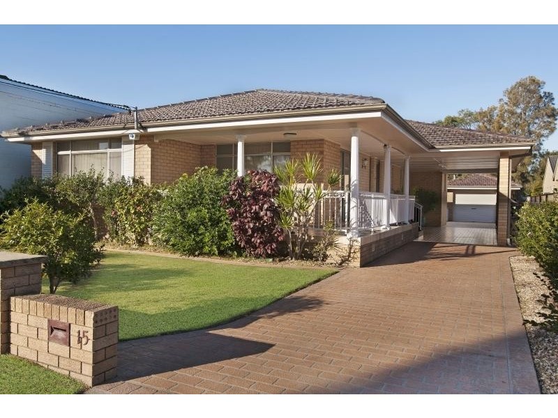 15 Ray St, Toukley NSW 2263