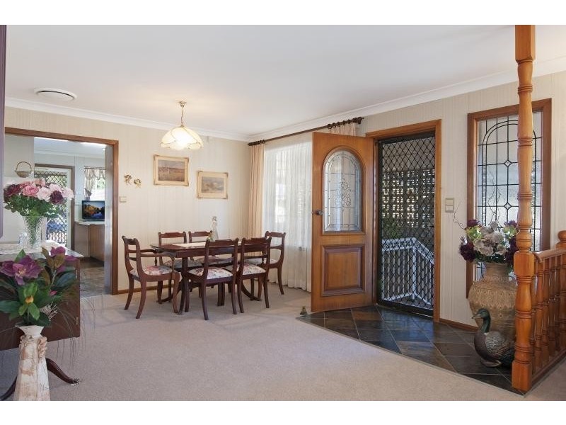 15 Ray St, Toukley NSW 2263