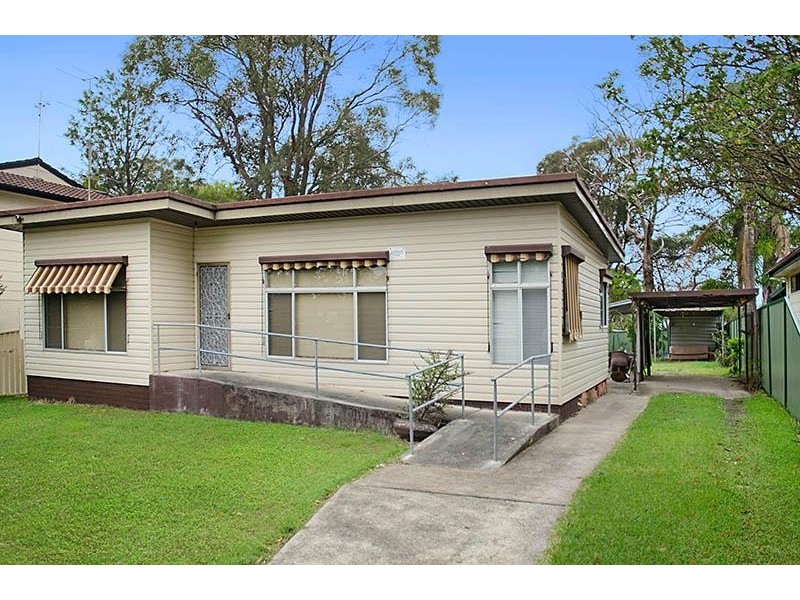 4 Ourringo Ave, Lake Haven NSW 2263