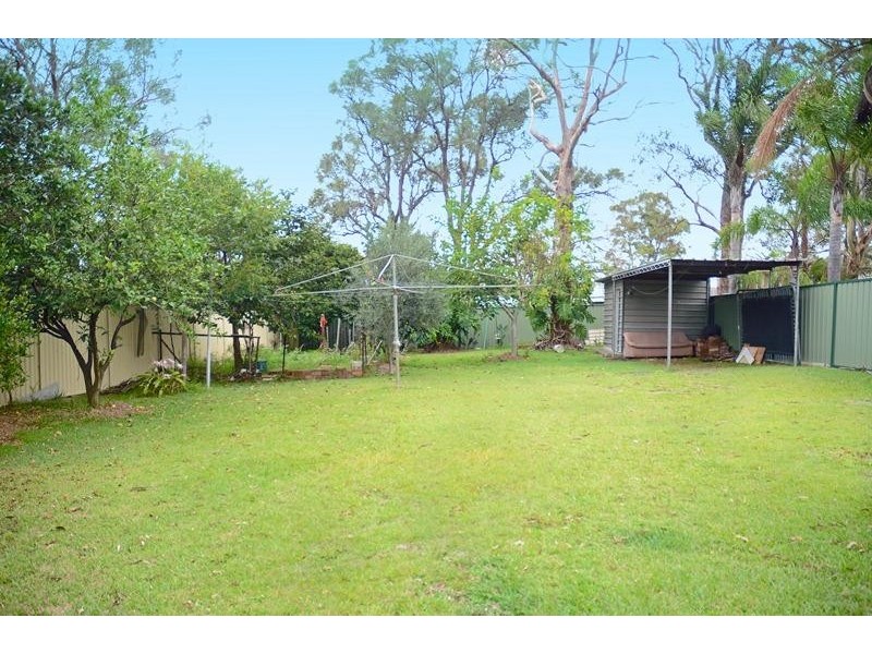 4 Ourringo Ave, Lake Haven NSW 2263