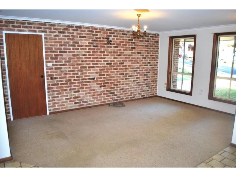 4 Seventh Ave, Toukley NSW 2263