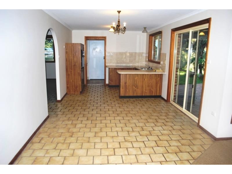 4 Seventh Ave, Toukley NSW 2263