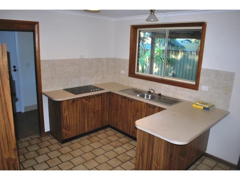 4 Seventh Ave, Toukley NSW 2263