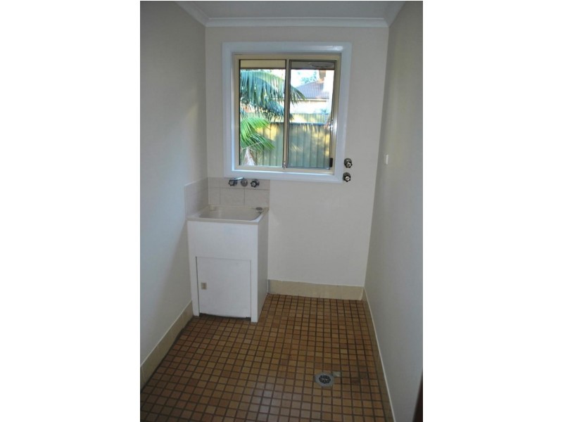 4 Seventh Ave, Toukley NSW 2263