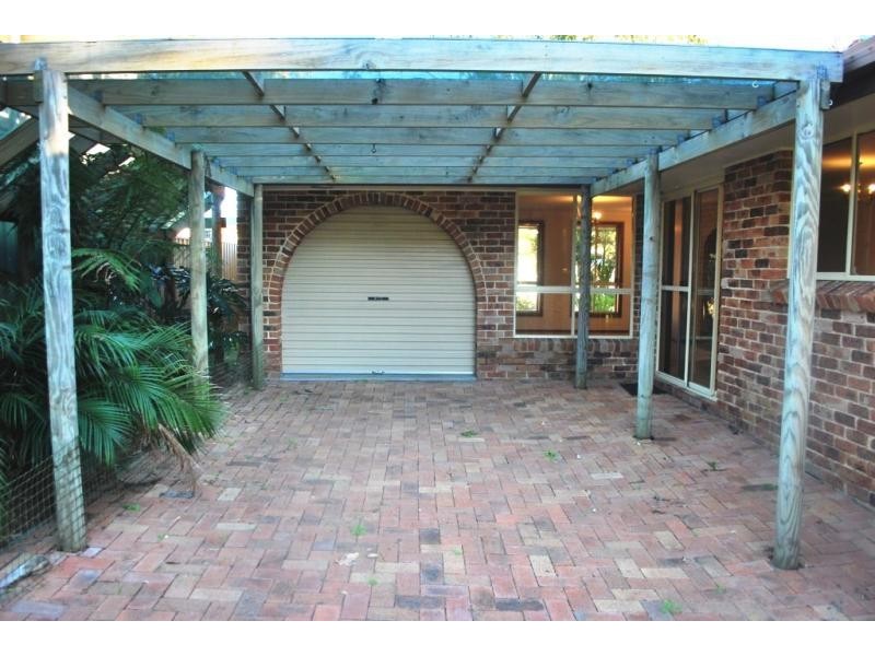 4 Seventh Ave, Toukley NSW 2263