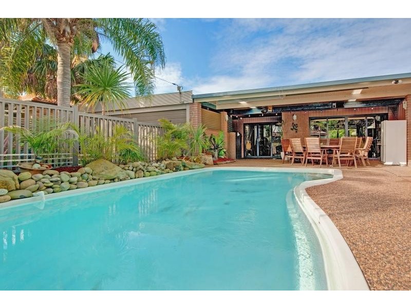 1 Key St, Toukley NSW 2263