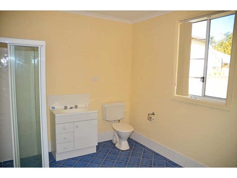 11 Anzac Avenue, Wyong NSW 2259