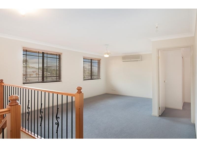 18 Glider St, Wadalba NSW 2259