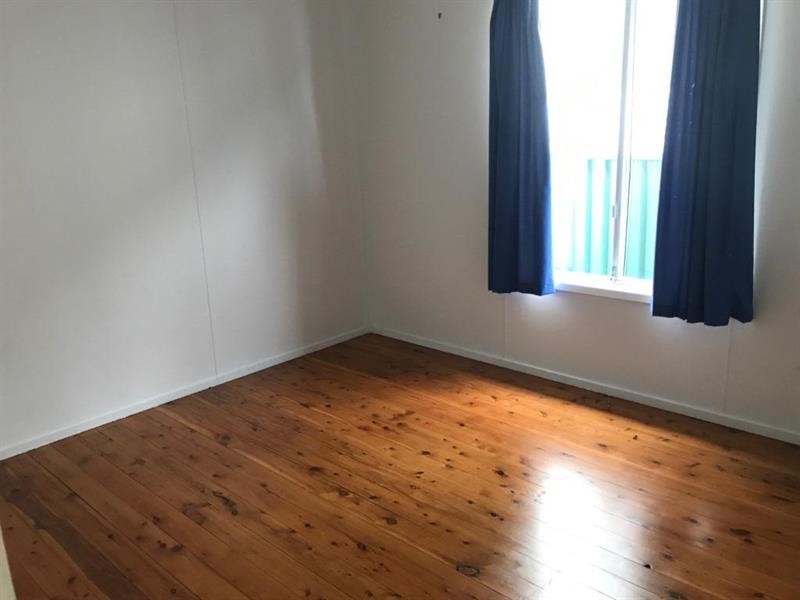 8 Oakland Ave, Wyongah NSW 2259