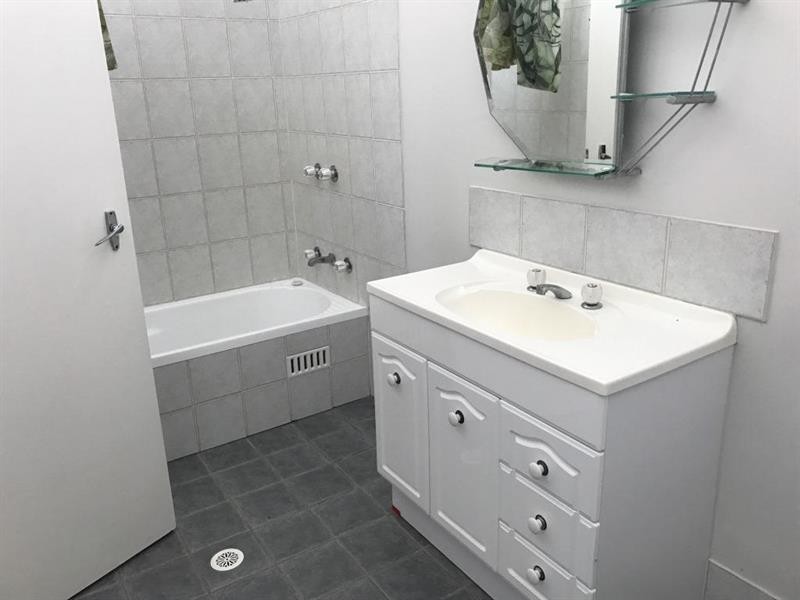 8 Oakland Ave, Wyongah NSW 2259