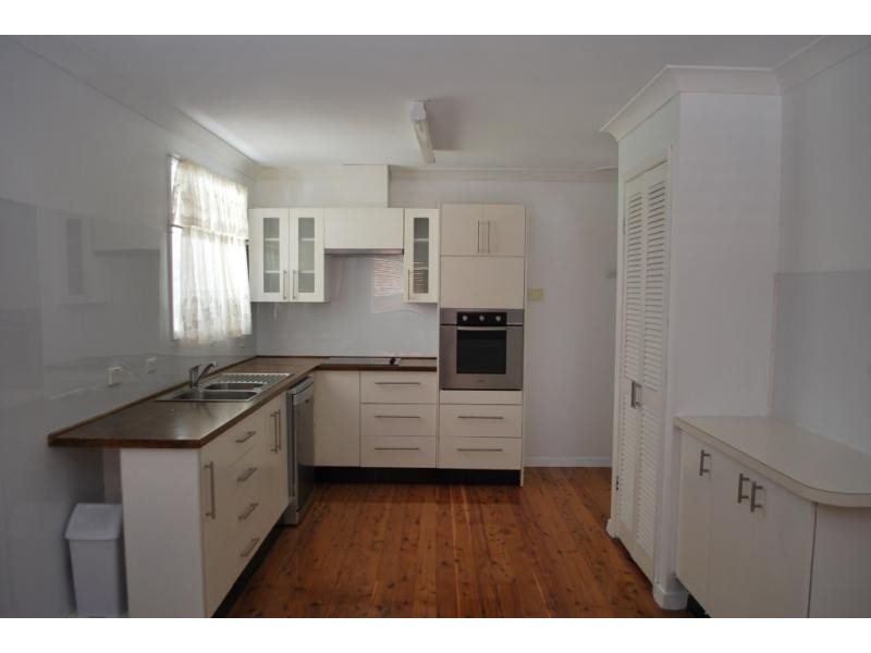 80 Taronga Ave, San Remo NSW 2262