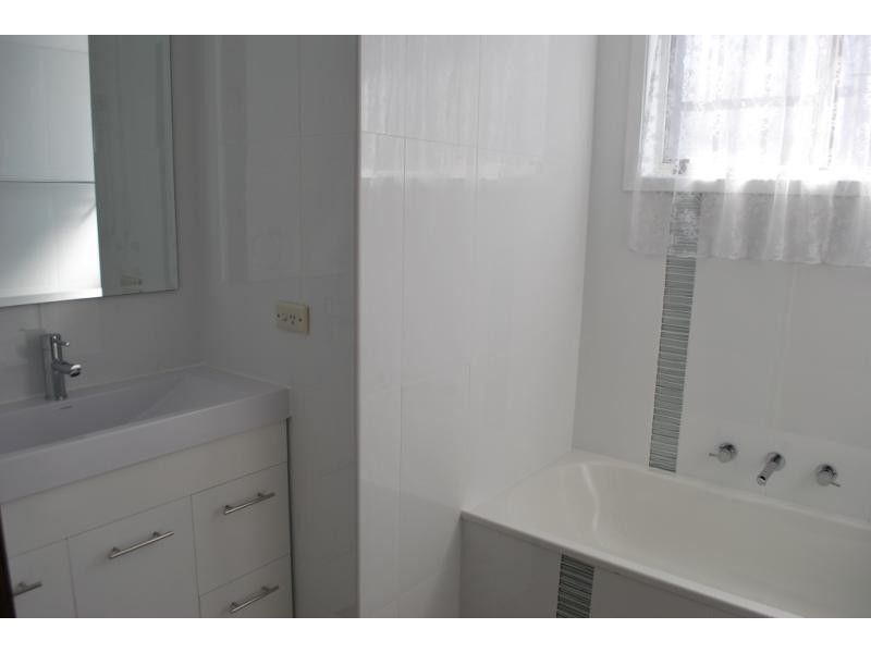 80 Taronga Ave, San Remo NSW 2262